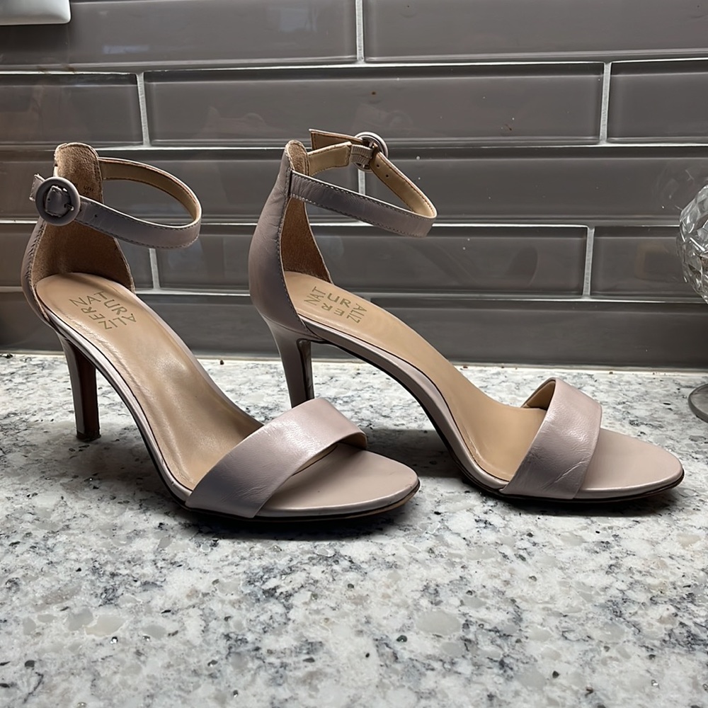 Nude Naturalizer Kingsley Heels 9M